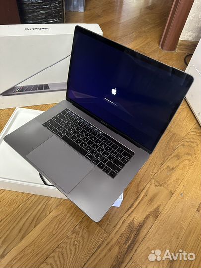 Apple MacBook Pro 15 2018 i7 2.6/16/512/4gb R560x