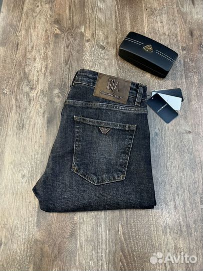 Джинсы armani