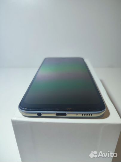 Смартфон Samsung Galaxy A50 в отличном состоянии