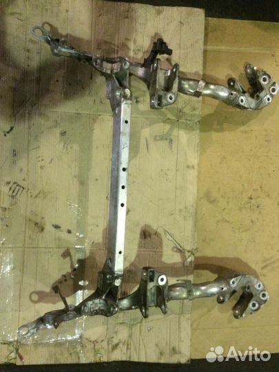 Подрамник Ауди Q5 8R0399315G