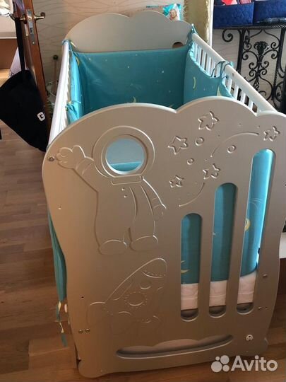 Детская кроватка