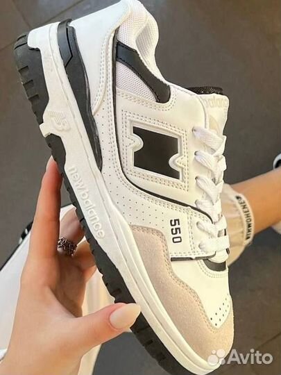 Кроссовки женские New Balance 550