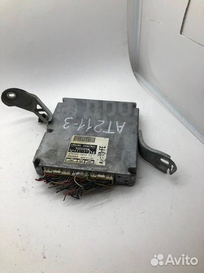 Блок управления двс Toyota 8966121230