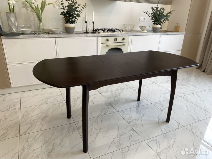 Стол обеденный