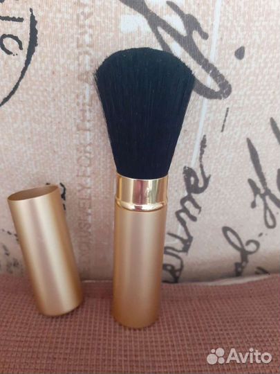 Кисть для румян Джордани Голд