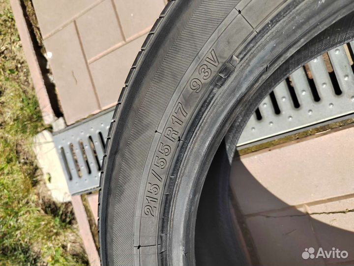 Yokohama dB Decibel E70 215/55 R17