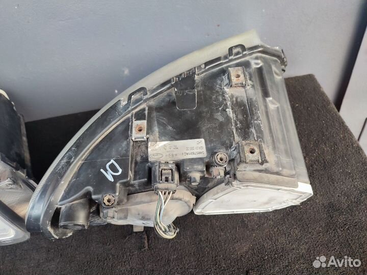 Фара передняя (комплект) для Chrysler Voyager 4