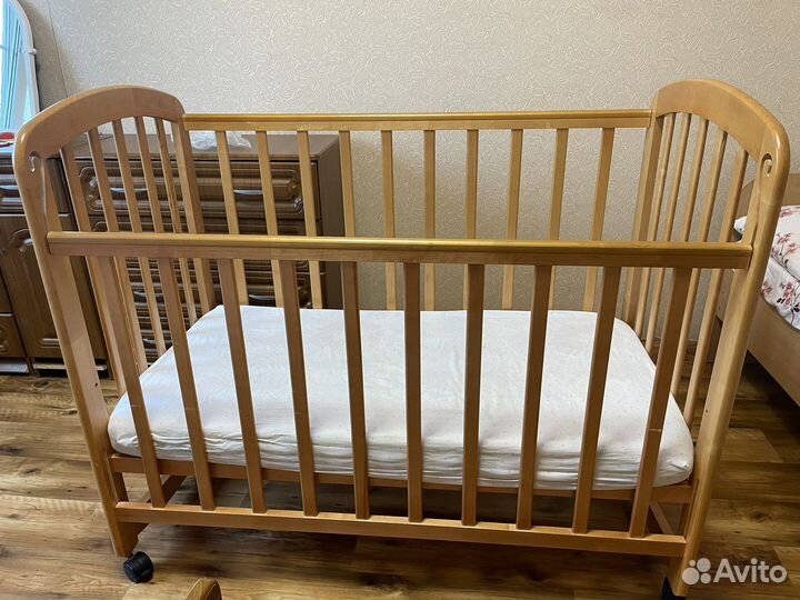 Детская кроватка