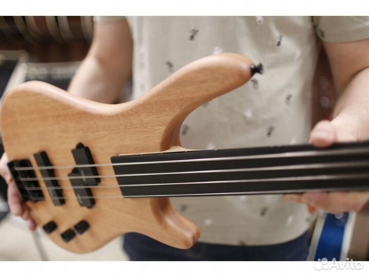 Stagg BC300FL-NS безладовая четырехструнная бас-ги