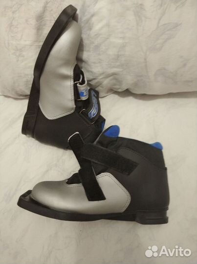Лыжные ботинки размер 34
