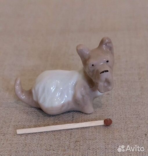 Мини скульптура собачка фарфор СССР 70е винтаж