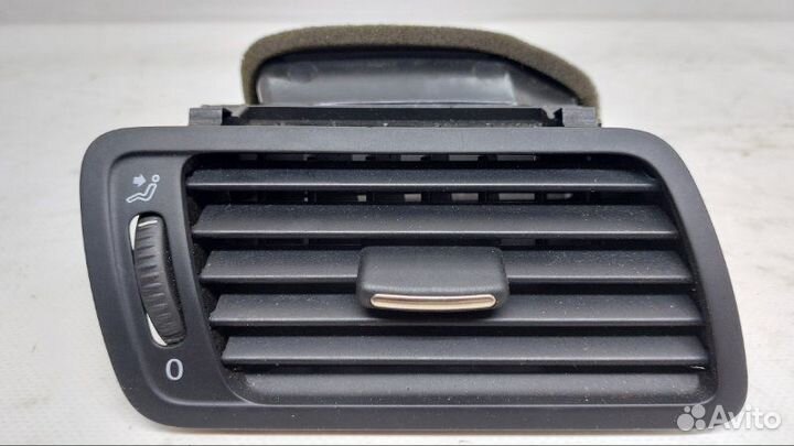 Дефлектор правый Volkswagen Passat B6 2.0 2008