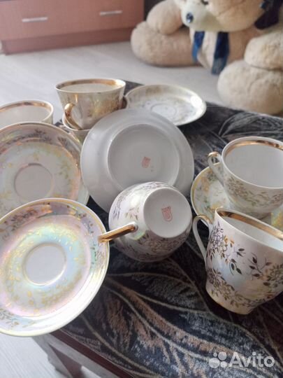 Кофейные чашки с блюдцами