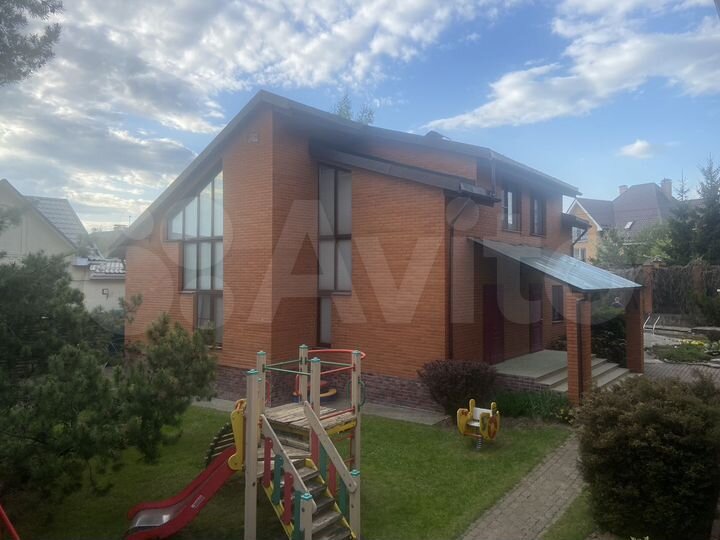 Дом 200 м² на участке 12 сот.