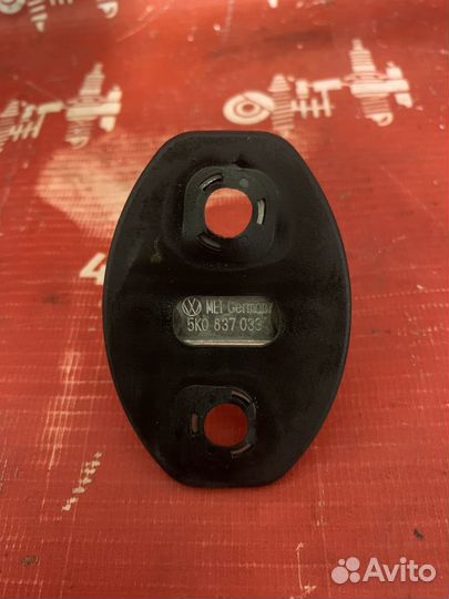 Volkswagen Polo Петля замка двери