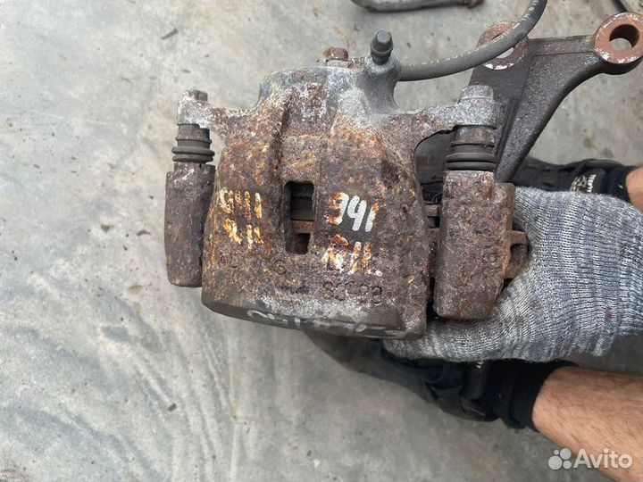 Ступица передняя левая Toyota Vanguard ACA33 2azfe