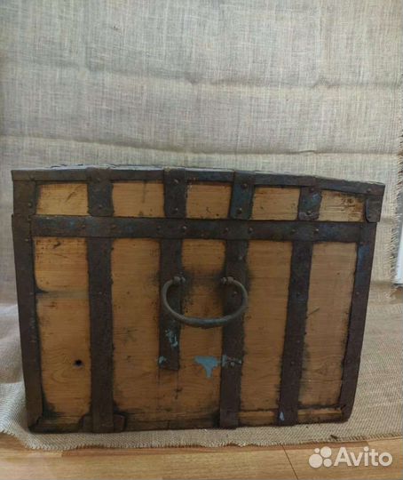 Сундук в оковке