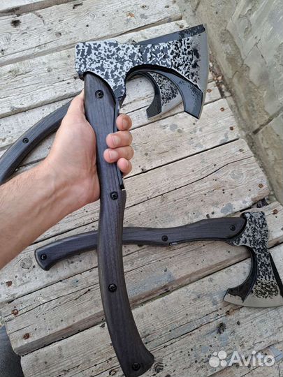 Мощный топор