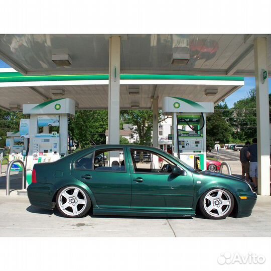 Накладки на пороги Volkswagen Bora Jetta 4