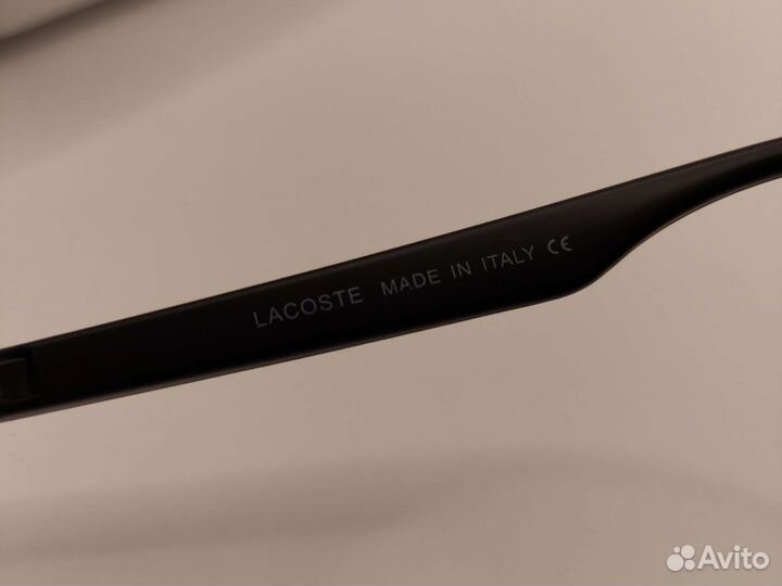 Солнцезащитные очки lacoste