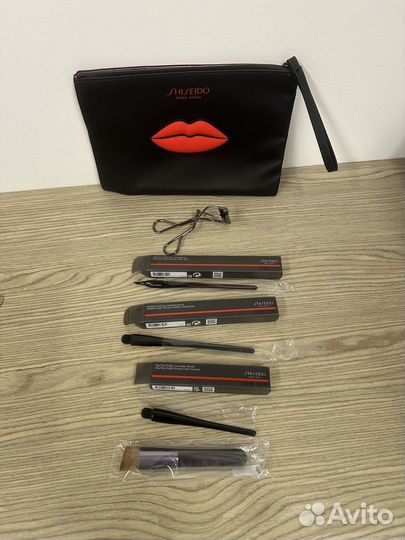 Потрясающий набор кистей Shiseido. Оригинал