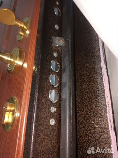 Дверь входная б/у