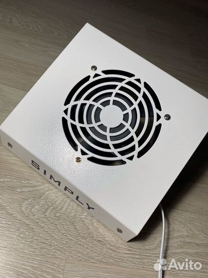 Маникюрная вытяжка simply