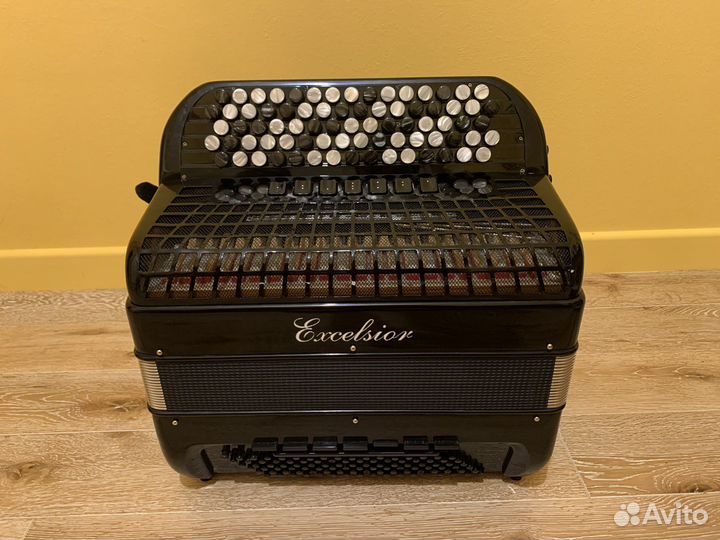 Баян итальянский готово-выборный Excelsior