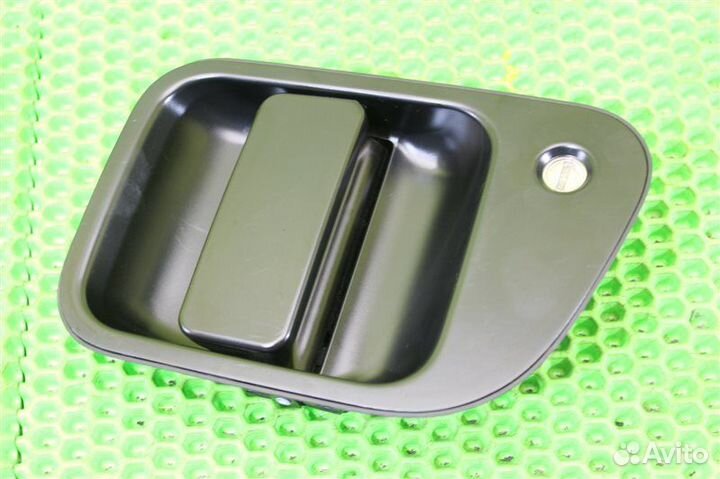 Ручка двери внешняя задняя левая Mitsubishi Delica