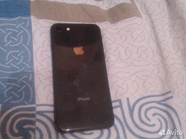 iPhone 8, 64 ГБ