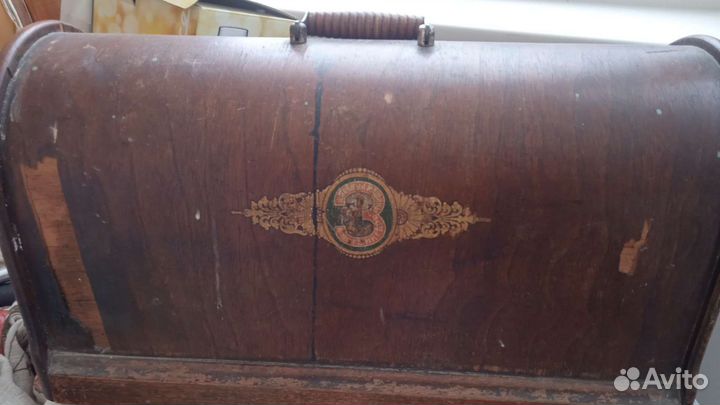 Старинная швейная машинка singer