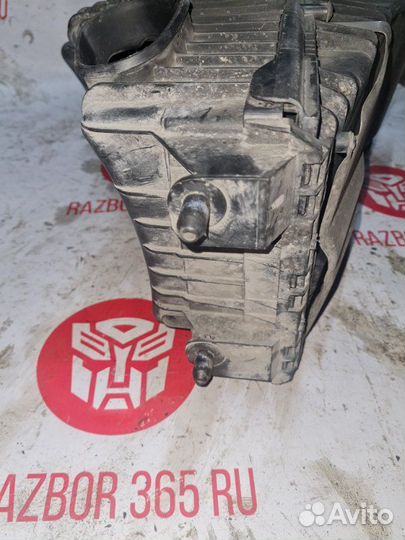 Корпус воздушного фильтра правый Porsche Cayenne