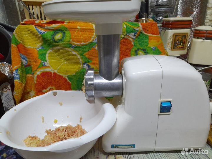 Электромясорубк+овощерезка, Помощница 3 в 1