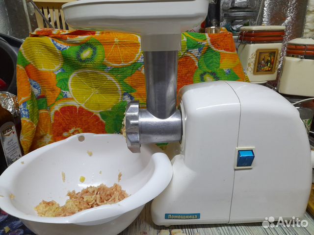 Электромясорубк+овощерезка, Помощница 3 в 1