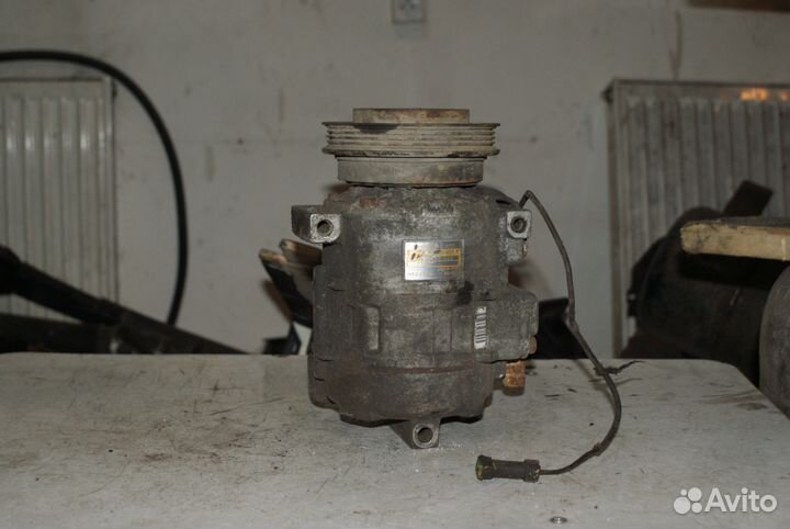 Компрессор кондиционера Audi A4 B5 8D