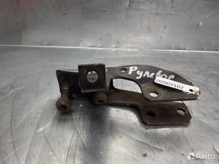 Крепеж рулевой рейки Audi 80/90 B3 1986-1991