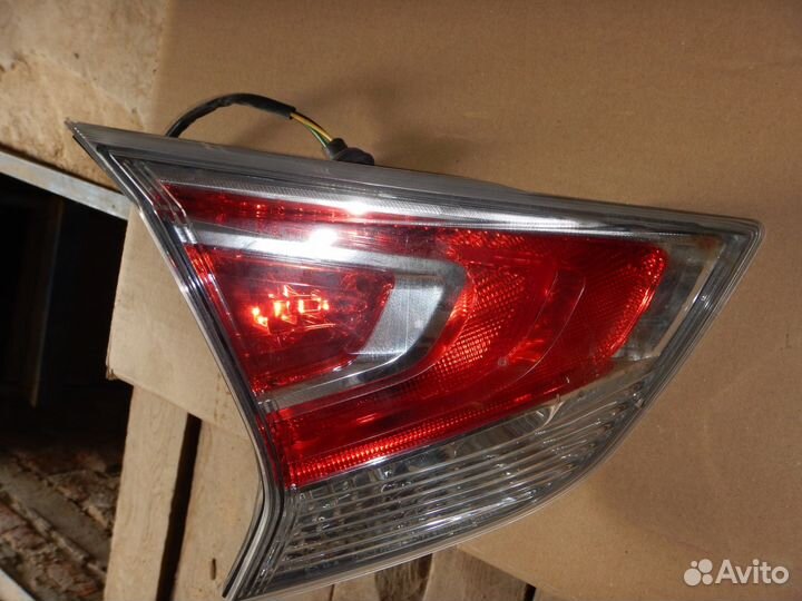 Фонарь задний левый Nissan X-Trail Т32