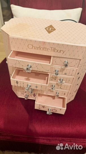 Коробка от адвент календаря Charlotte Tilbury