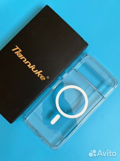 Чехлы Caseology и Spigen Google Pixel 8, 8 Pro