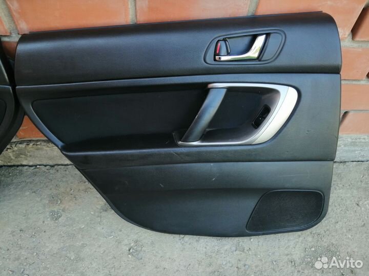 Обшивка дверей Subaru Legacy