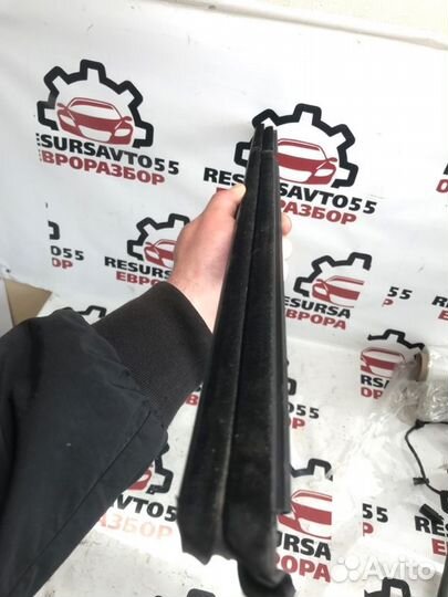 Накладка двери задняя правая Vw Tiguan 5N 2.0 TSI