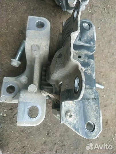 Подушка двигателя mitsubishi outlander 3 2016 год