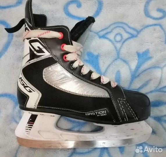Коньки хоккейные