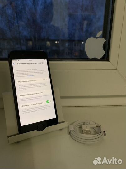 iPhone 8, 64 ГБ
