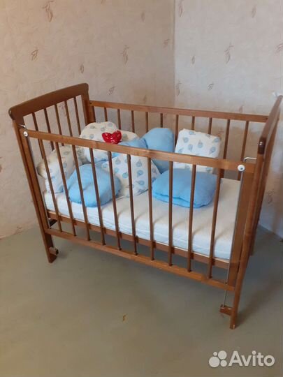 Детская кроватка