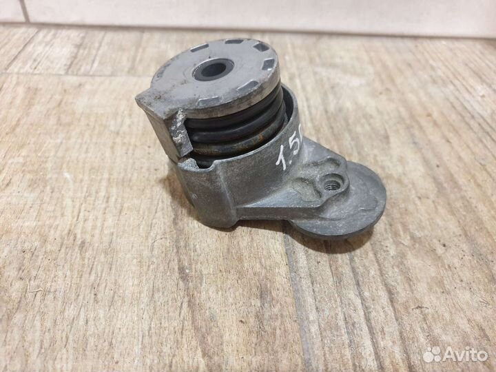 Renault Kangoo.Рено Канго. Натяжитель генератора