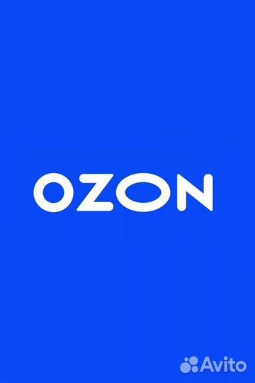 Сотрудник пункта выдачи Ozon