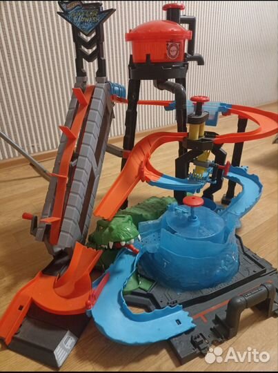 Трек Хот вилс автомойка