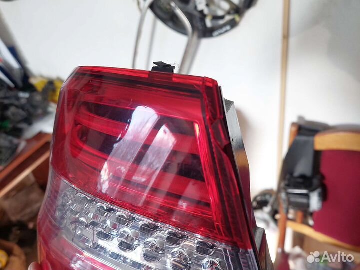 Фонарь задний левый наружный MB ML w166