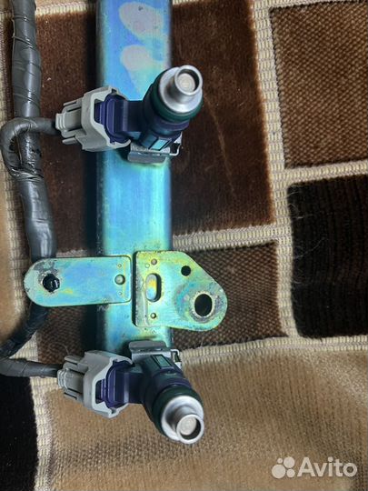 Рампа с форсунками nissan primera p 12 QR20